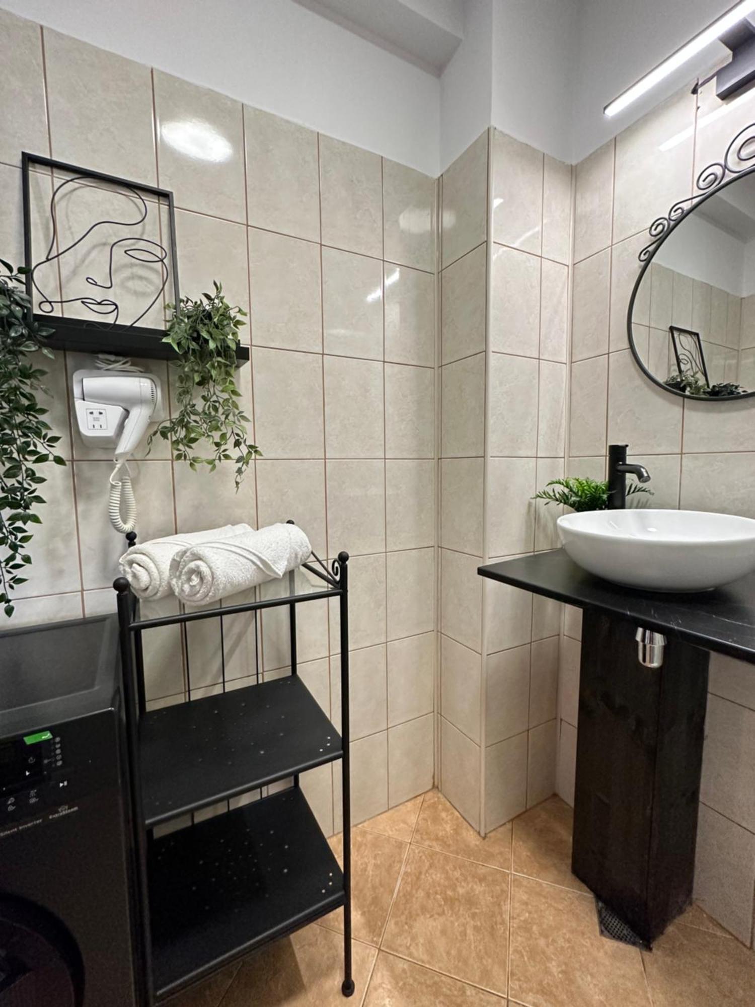 Appartement Central Studio Sapphire à Bucarest Extérieur photo
