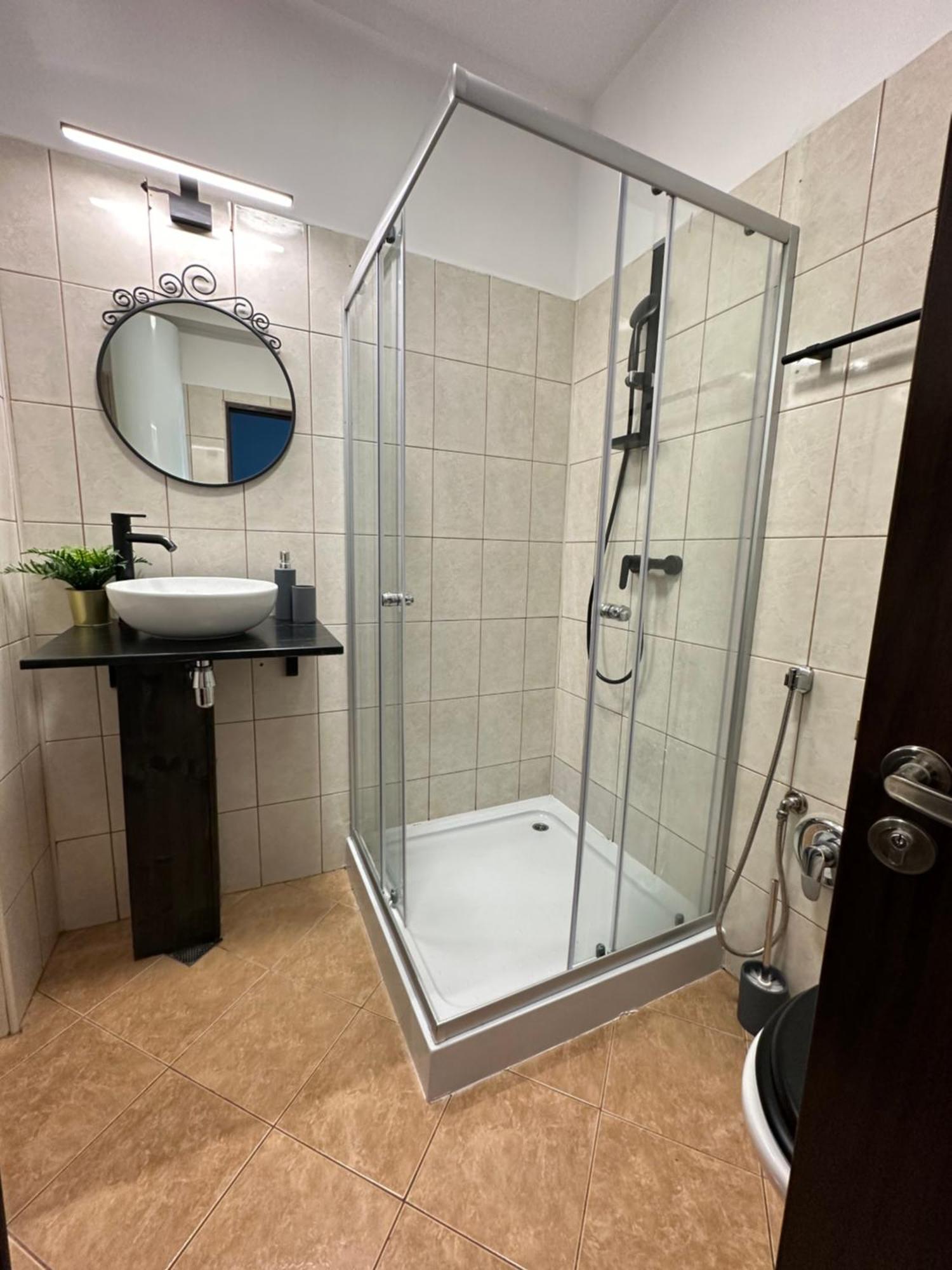 Appartement Central Studio Sapphire à Bucarest Extérieur photo