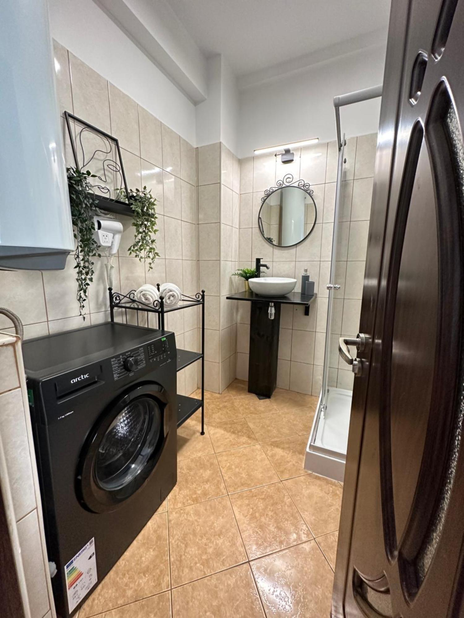 Appartement Central Studio Sapphire à Bucarest Extérieur photo